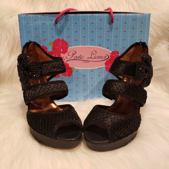 Sz 8.5 Mistletoe Kisses Black Poetic Licence Heels - Picture 3 of 7